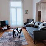 Royal Apartment In Talaat Harb Downtown Cairo